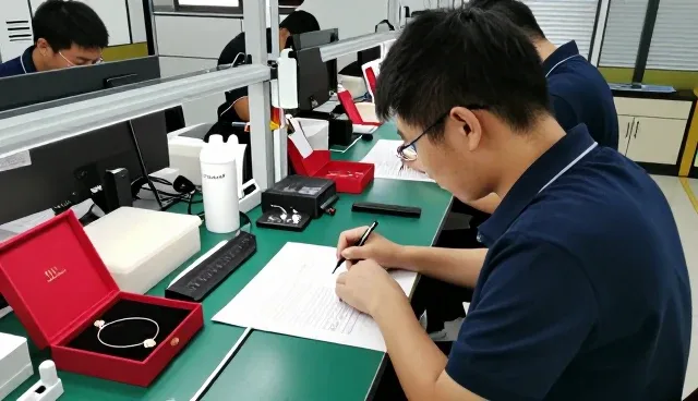 线上店铺运营让旧房翻新管理更加高效
